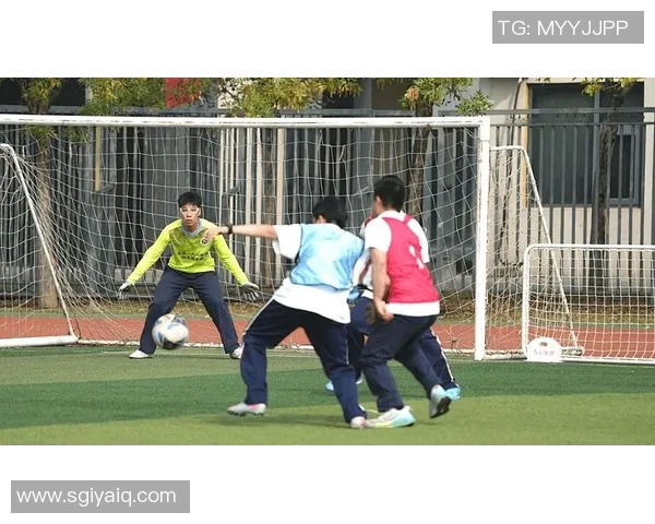 友面足球：连接友谊与激情的绿茵场上演绎团结与合作的精彩瞬间